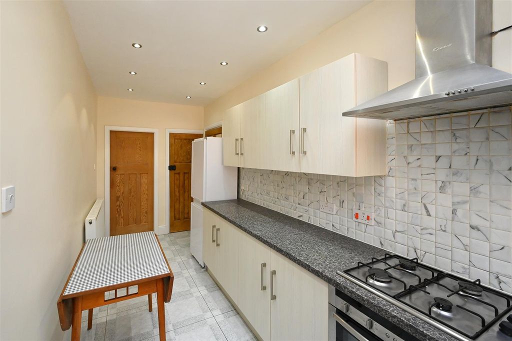 Property photo 3 of 21 Kitchen.Jpg