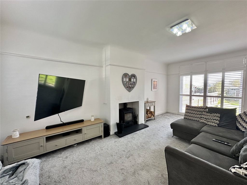 Property photo 2 of 16 Picture No. 13