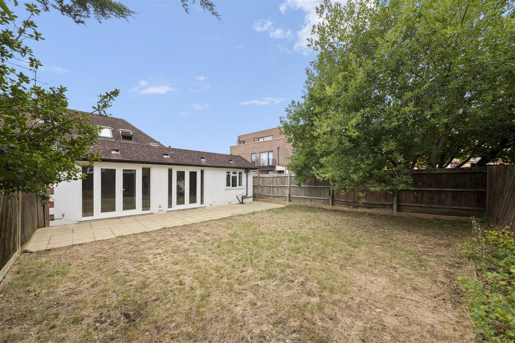 Property photo 2 of 19