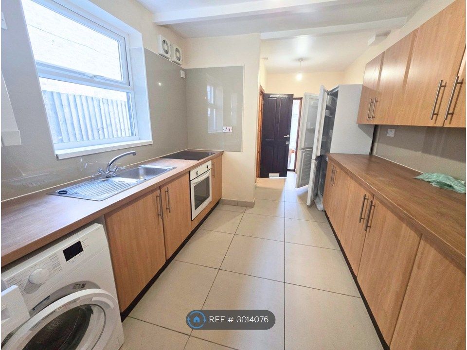 Property photo 2 of 15 Kitchen