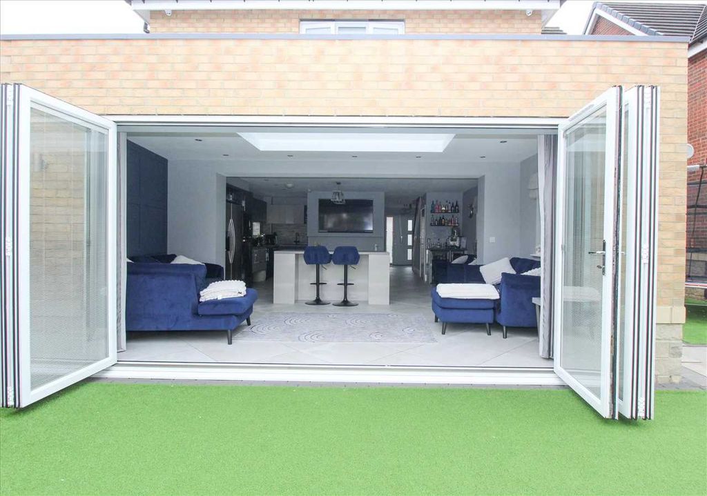 Property photo 3 of 22 Feature Photo