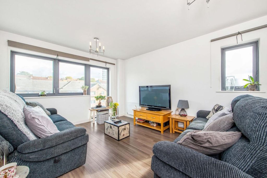 Property photo 3 of 10 24410_Sell_My_Home_27_Riva_Complex_8_Lo.Jpg