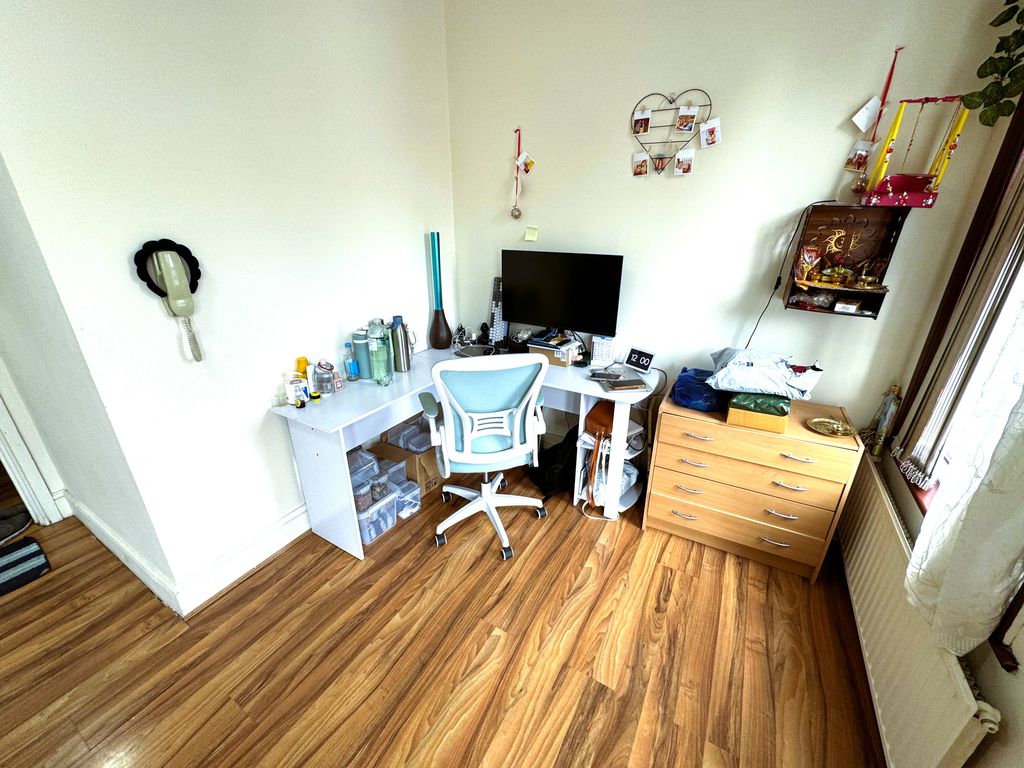 Property photo 3 of 5
