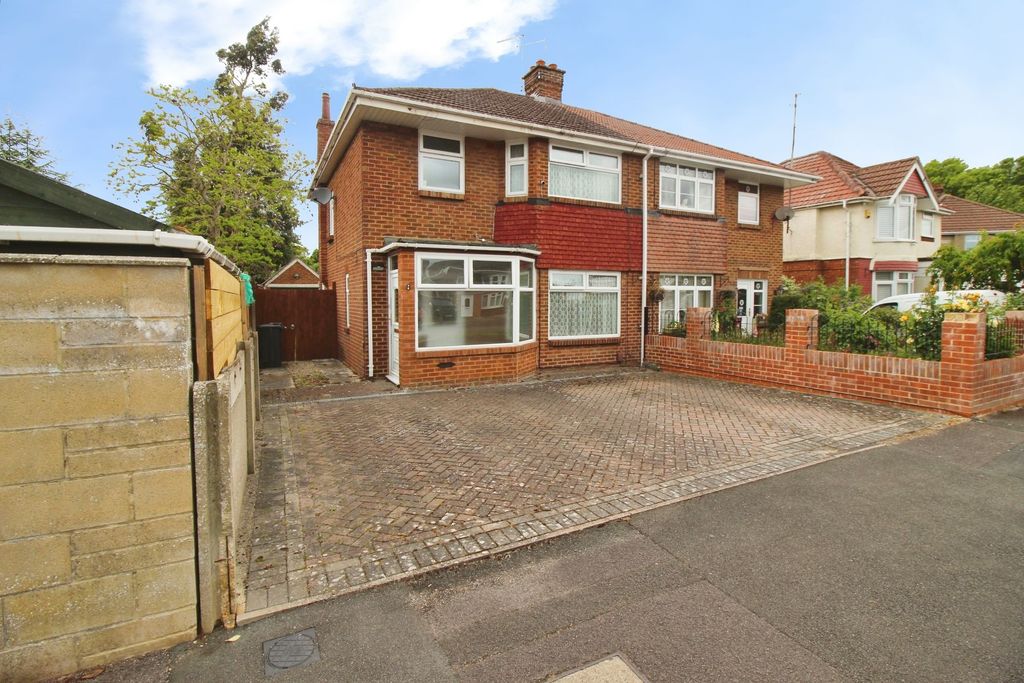 Property photo 1 of 3