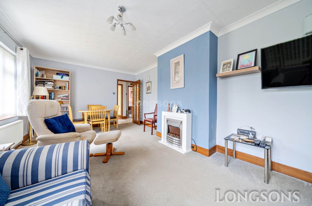 Property photo 3 of 18