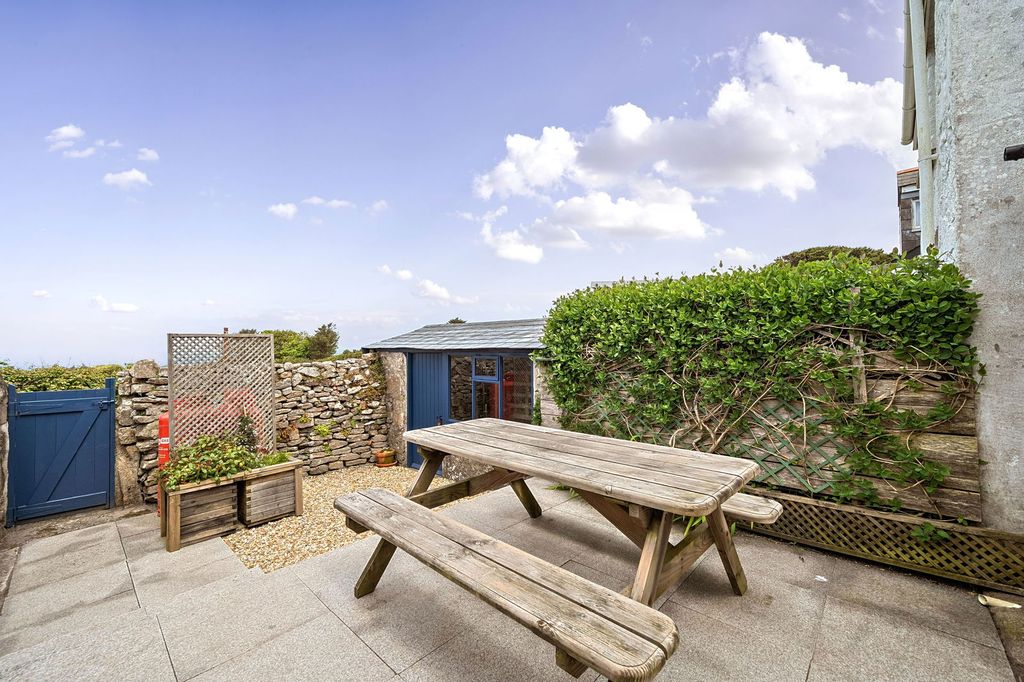 Property photo 3 of 18