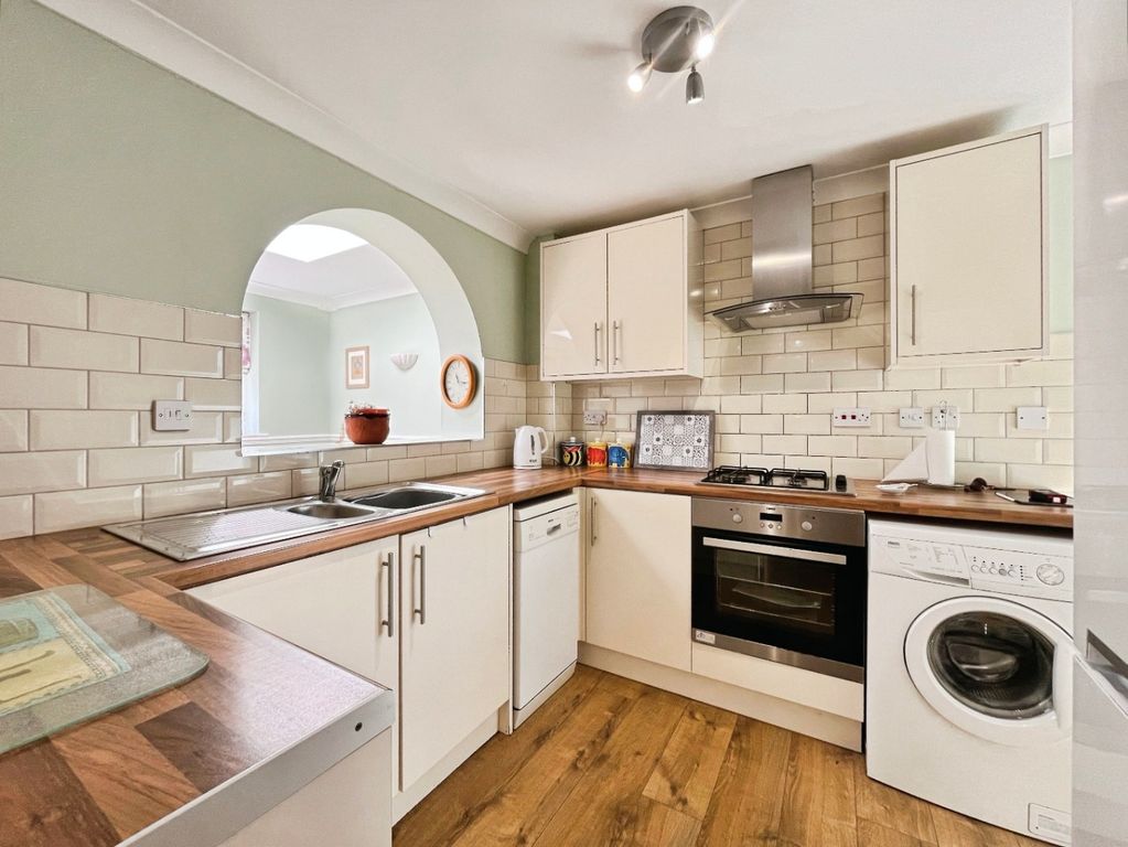 Property photo 3 of 19 4207836