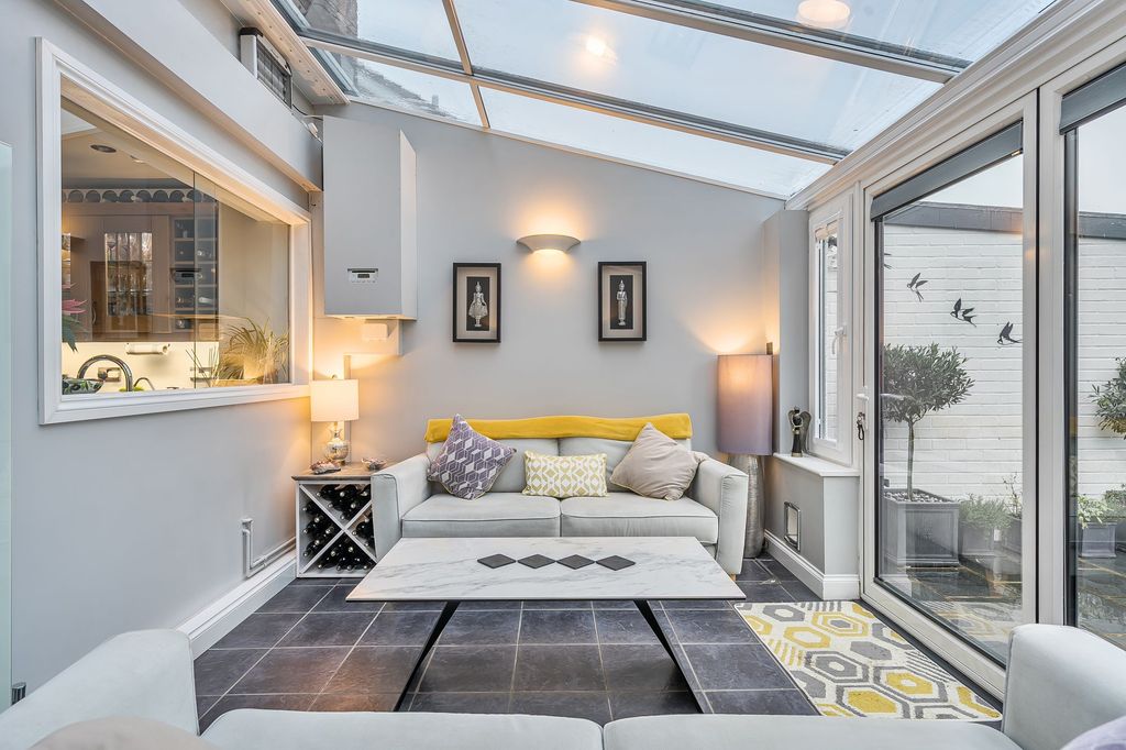 Property photo 3 of 18