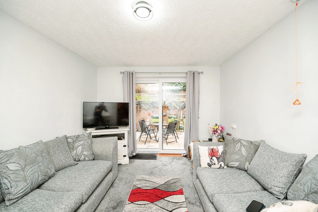 Property photo 2 of 18 Pbox-Img.Jpg