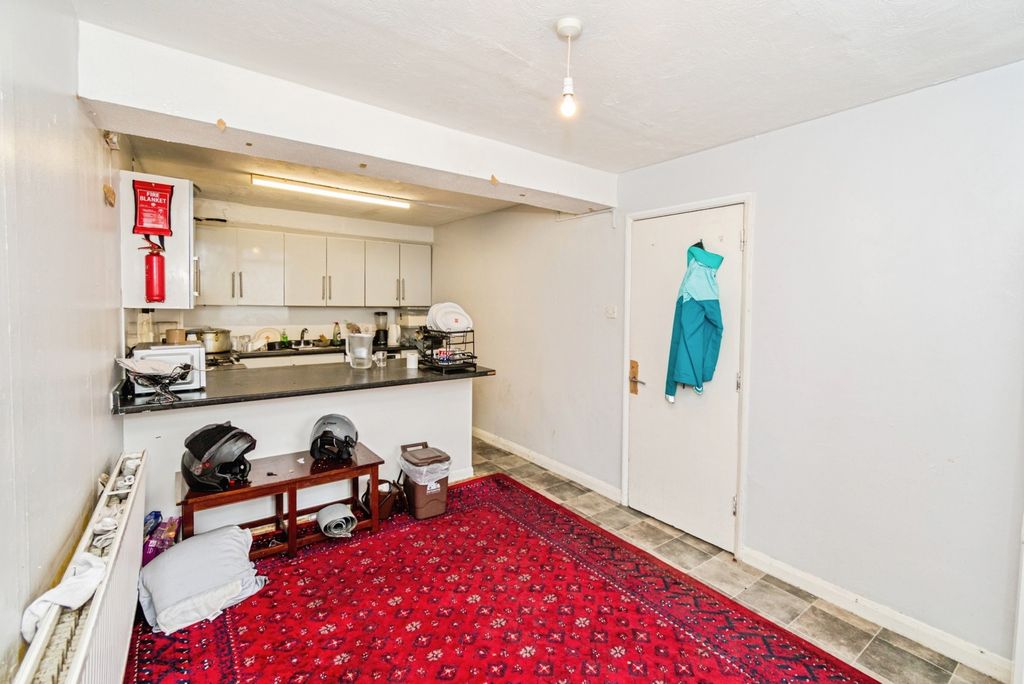 Property photo 2 of 16 Pbox-Img.Jpg