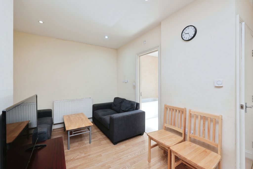 Property photo 3 of 17 Image