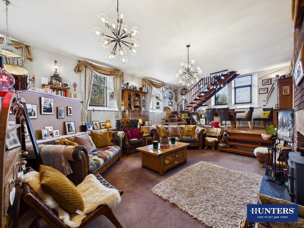 Property photo 2 of 30