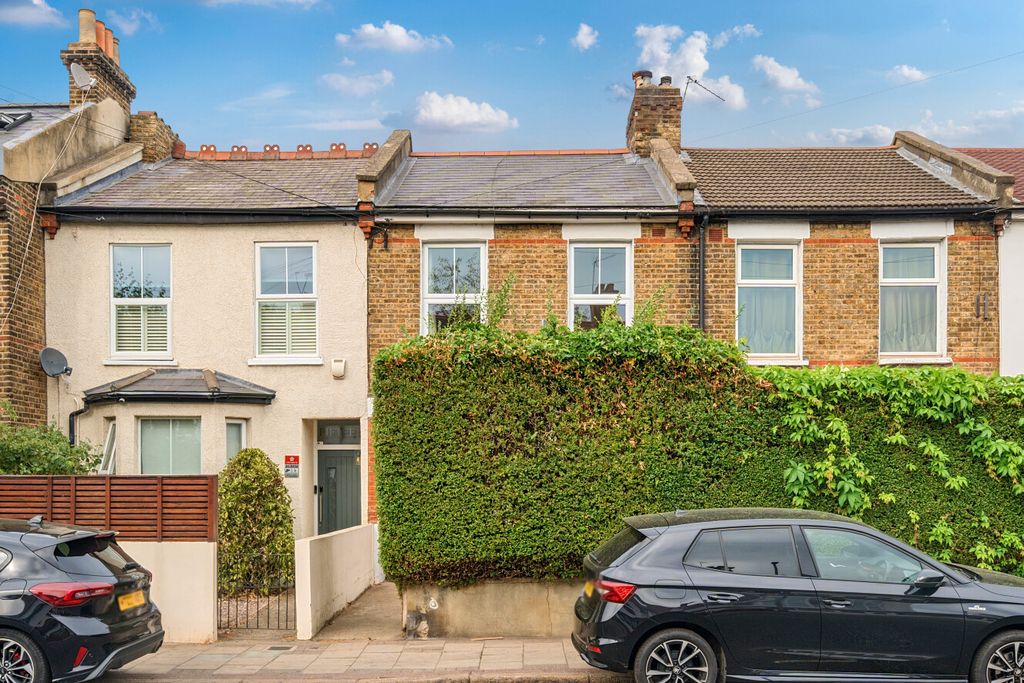 Property photo 1 of 12 1509326-1-6A84836...