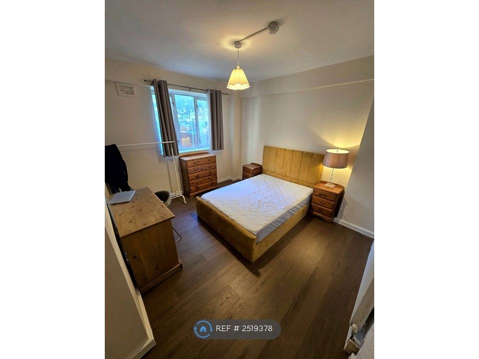 Property photo 2 of 12 Room 2