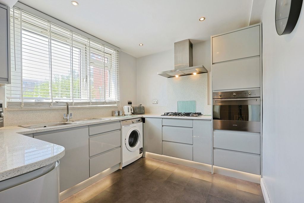 Property photo 3 of 16 Pbox-Img.Jpg