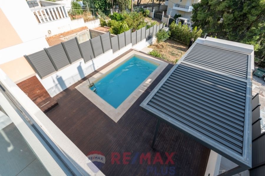 Property photo 2 of 24