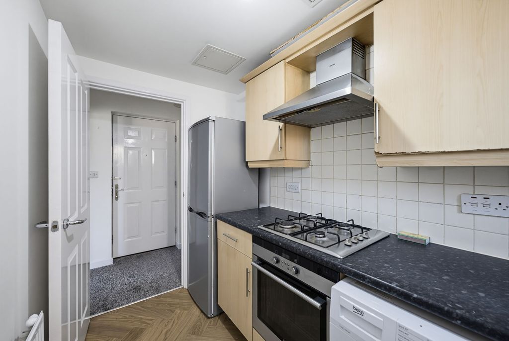 Property photo 3 of 29