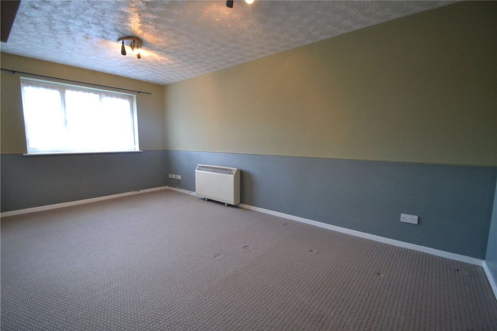 Property photo 2 of 6 Lounge