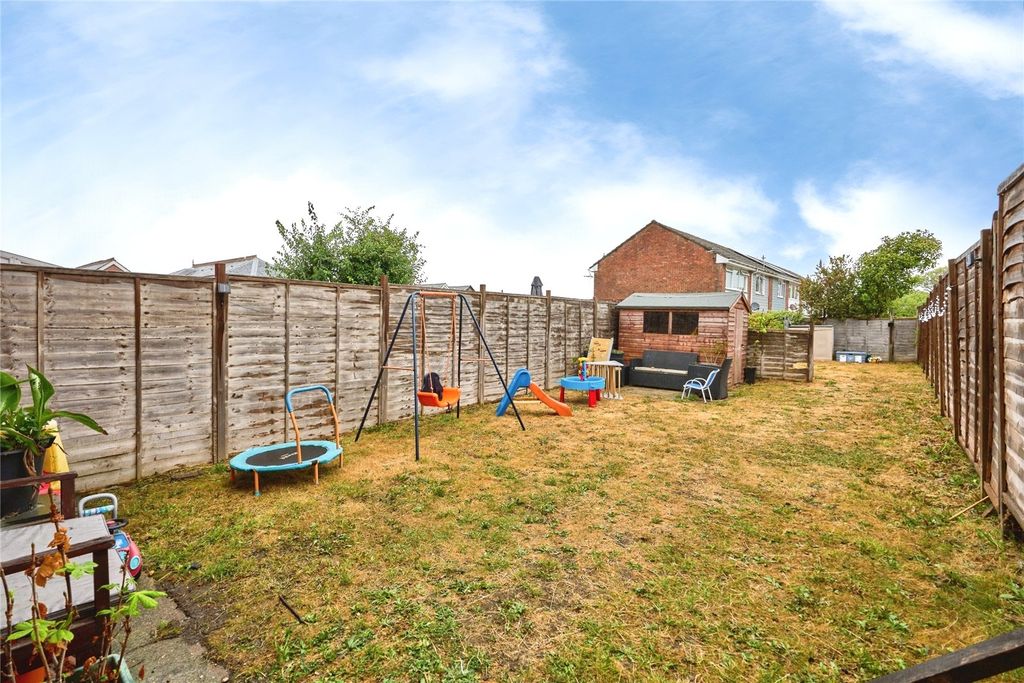 Property photo 3 of 9 Garden