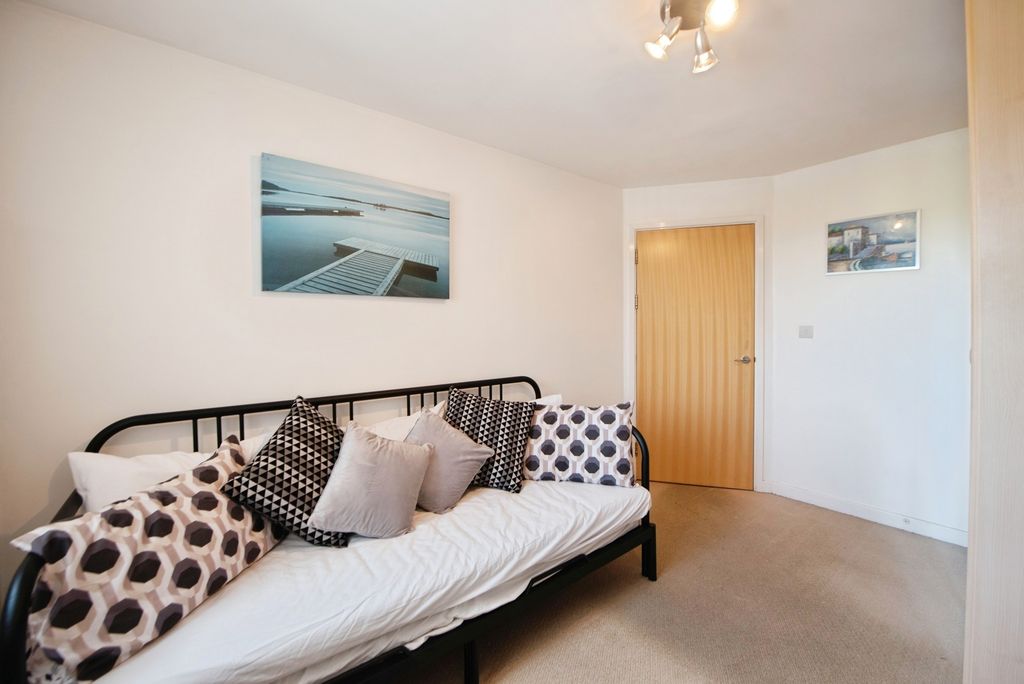 Property photo 3 of 11 Pbox-Img.Jpg