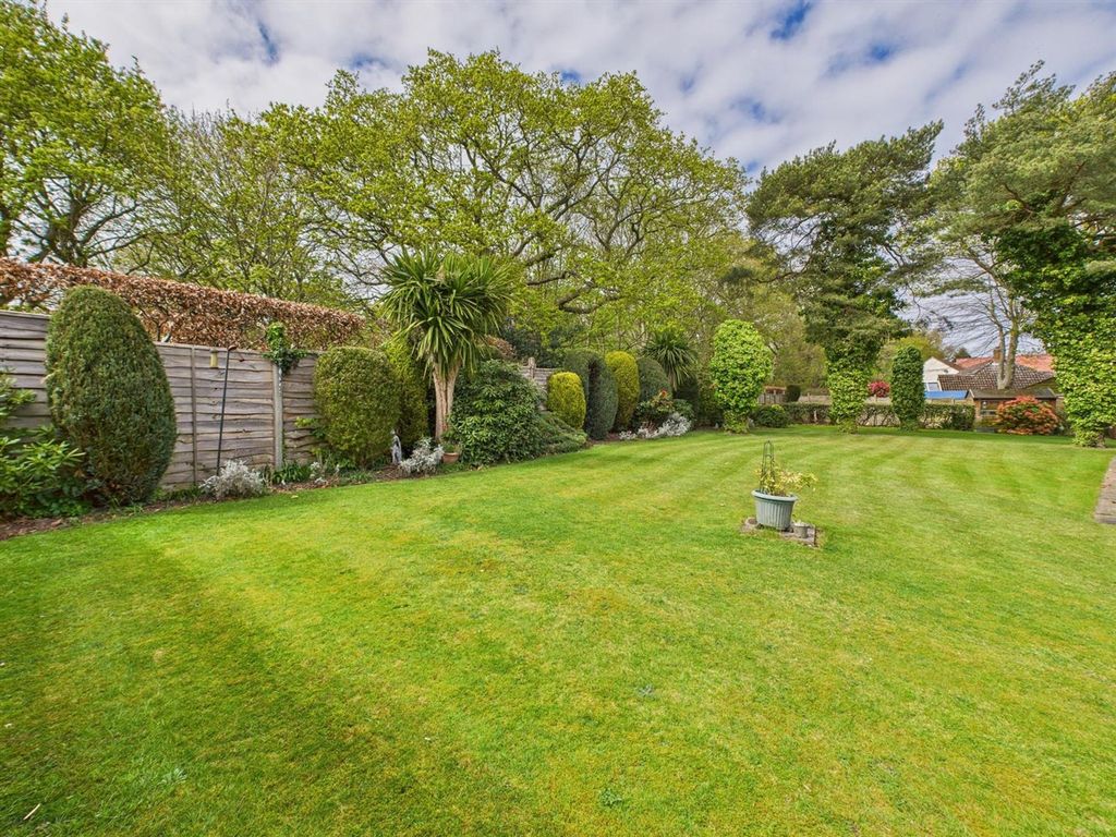 Property photo 3 of 19 Cam04116G0-Pr0167-Still019.Jpg
