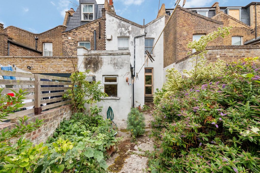 Property photo 3 of 6