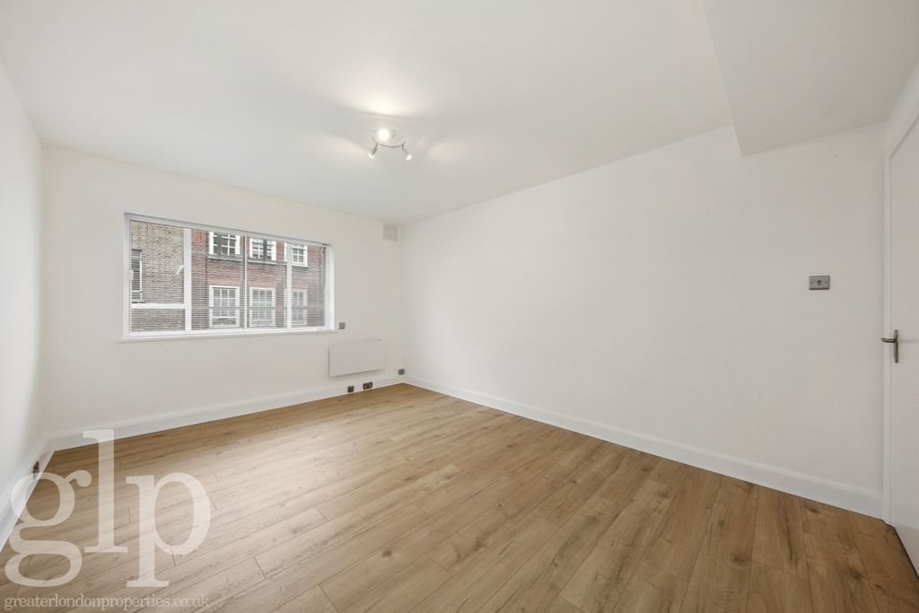 Property photo 1 of 13 990451