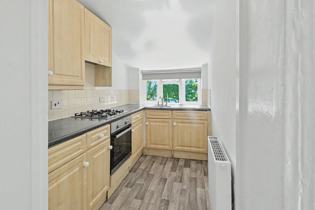 Property photo 3 of 6 3 Kitchen.Jpg
