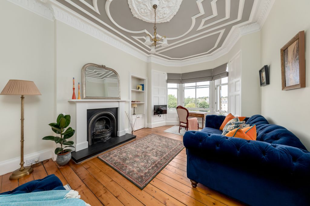 Property photo 3 of 18 80018 Belhaven 003
