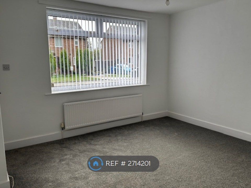 Property photo 3 of 9 Living Room