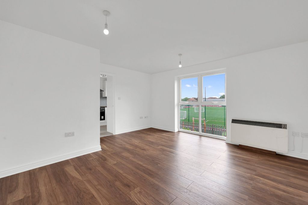 Property photo 2 of 16 Picture No. 04