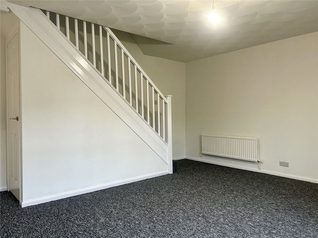 Property photo 3 of 20 Living Room