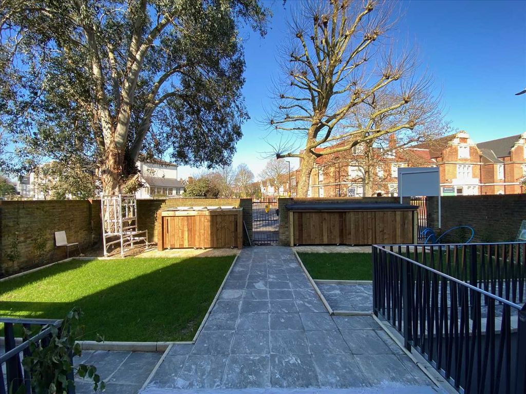 Property photo 2 of 3