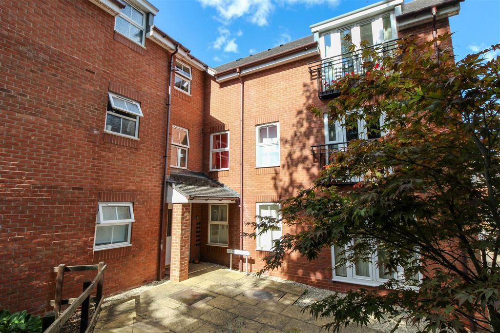 Property photo 1 of 7