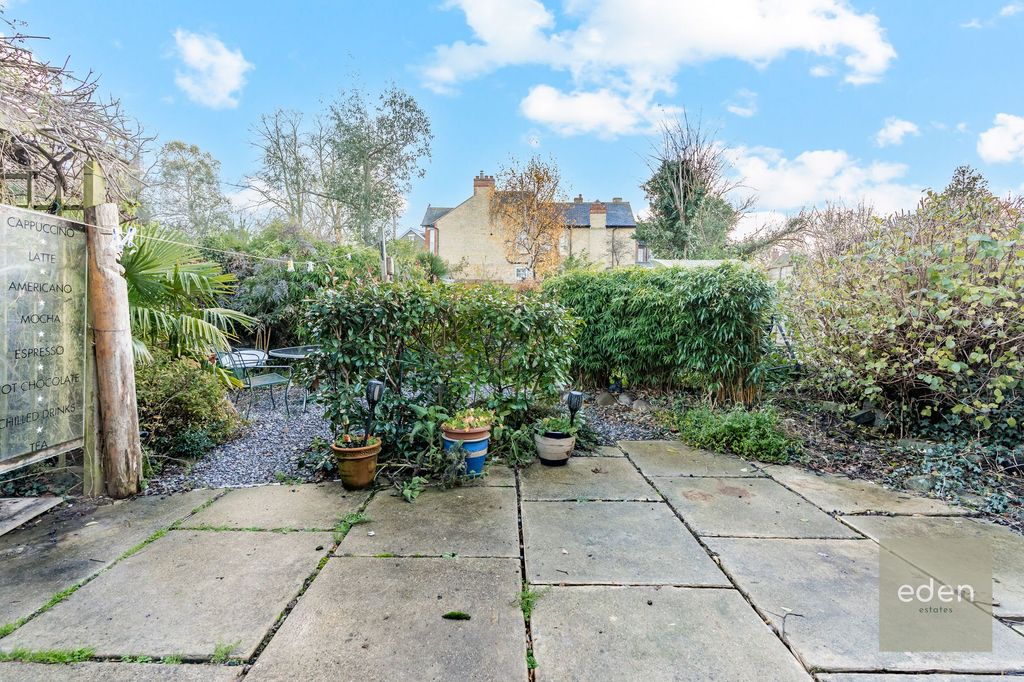 Property photo 2 of 24