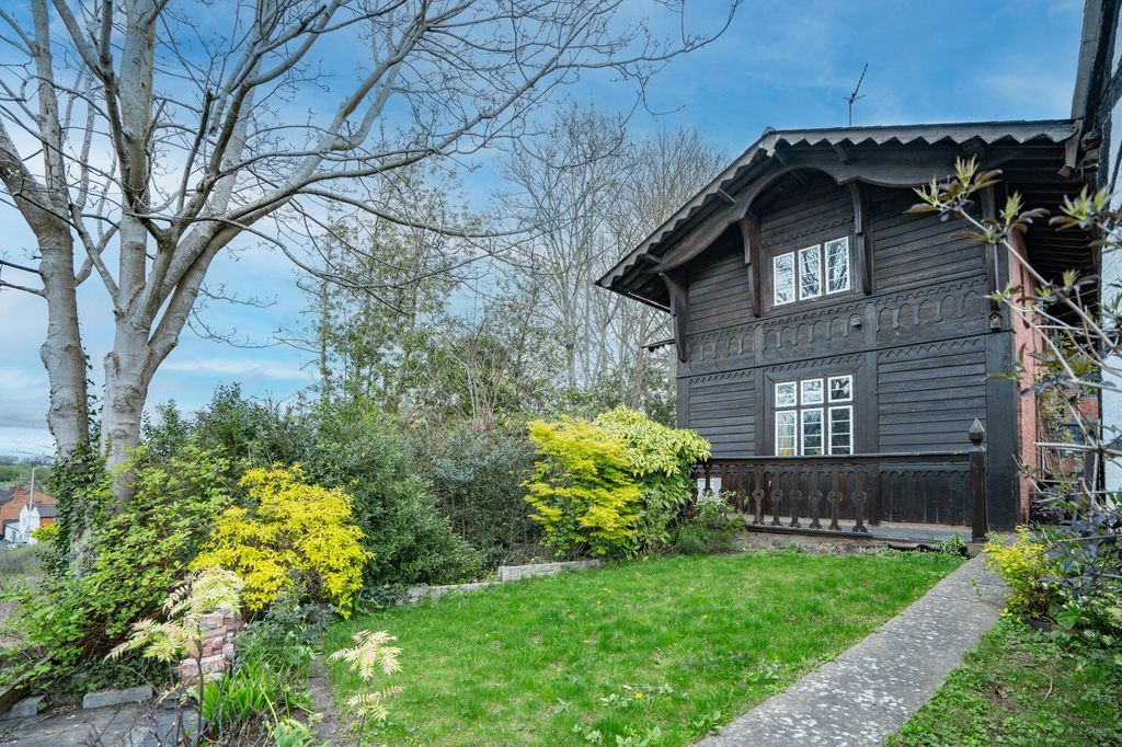 Property photo 1 of 28