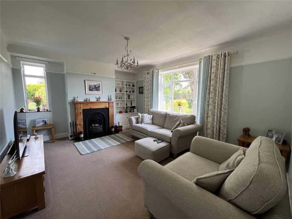 Property photo 2 of 33 Picture No. 47
