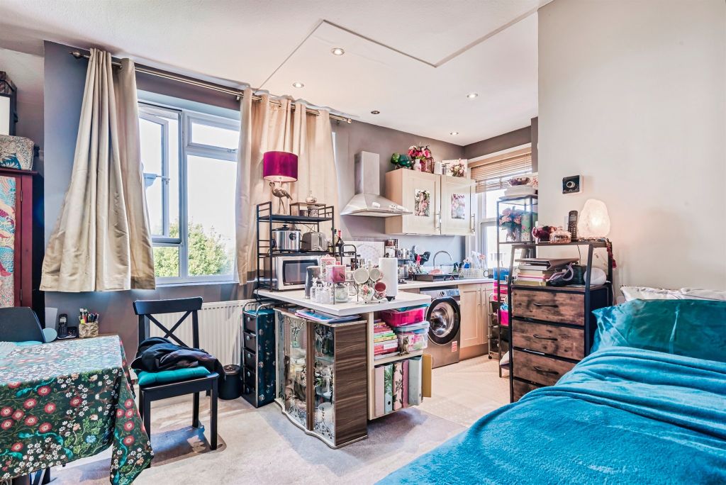 Property photo 3 of 13