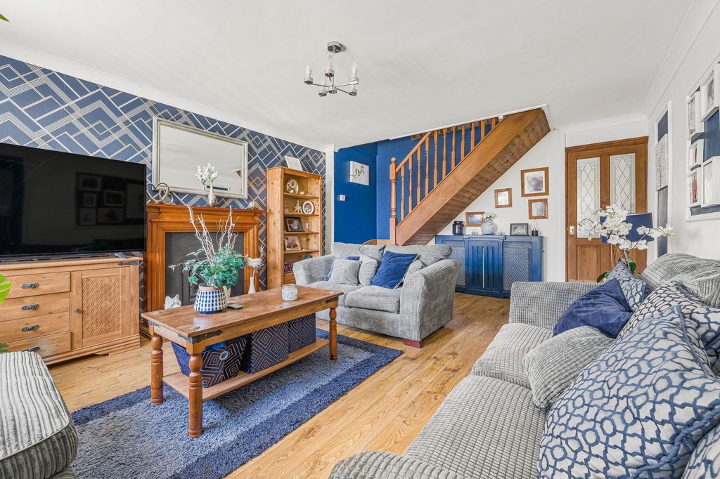 Property photo 2 of 30
