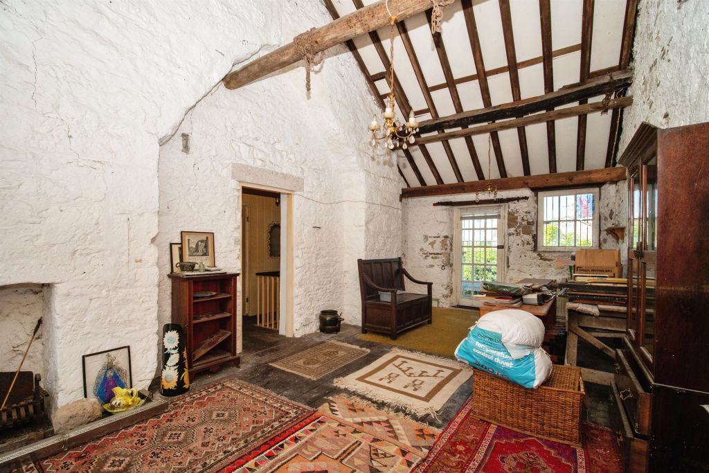Property photo 2 of 16