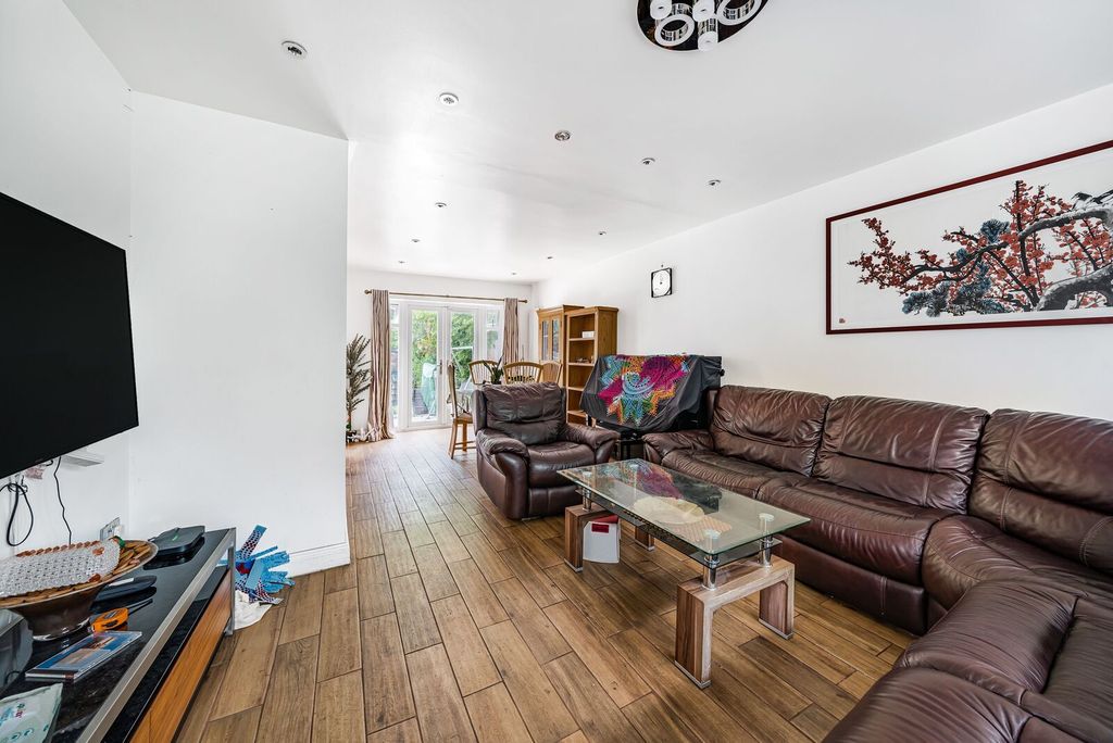 Property photo 2 of 13
