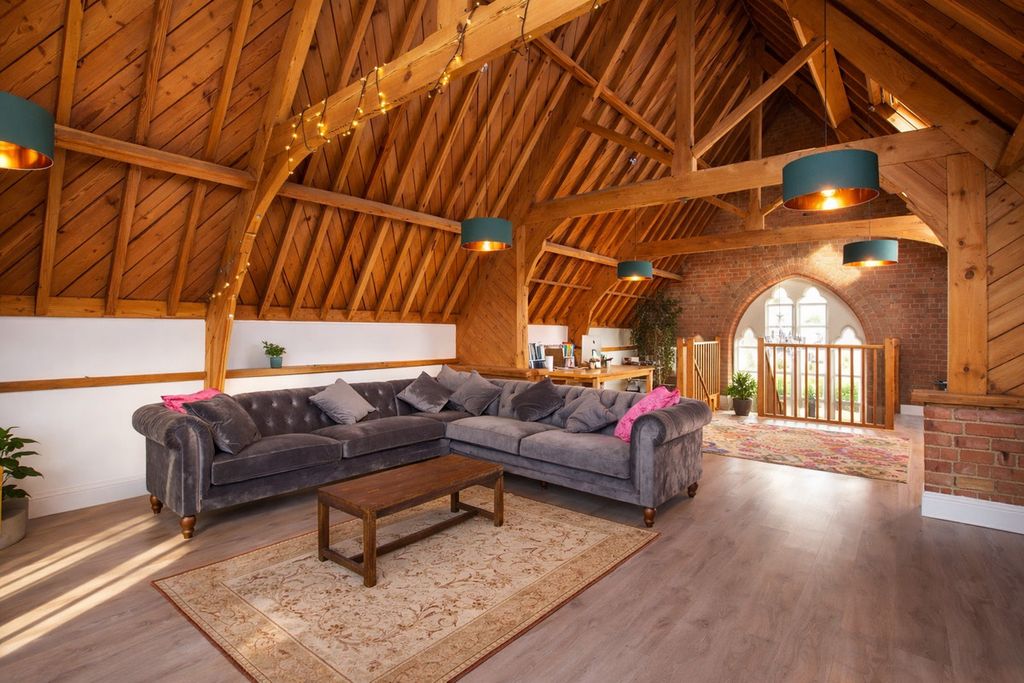 Property photo 2 of 48