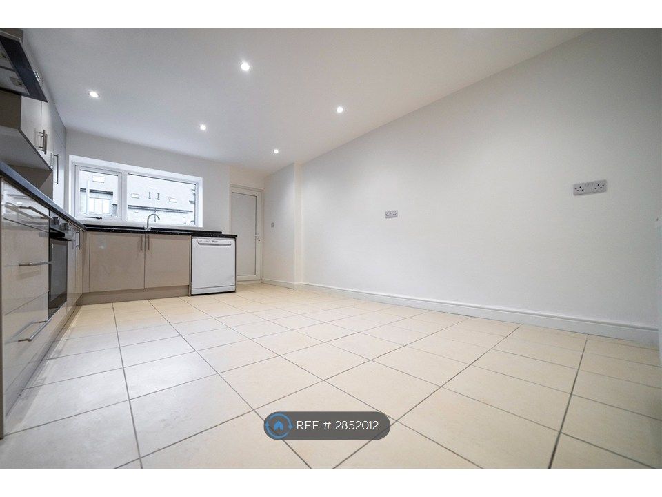 Property photo 3 of 25