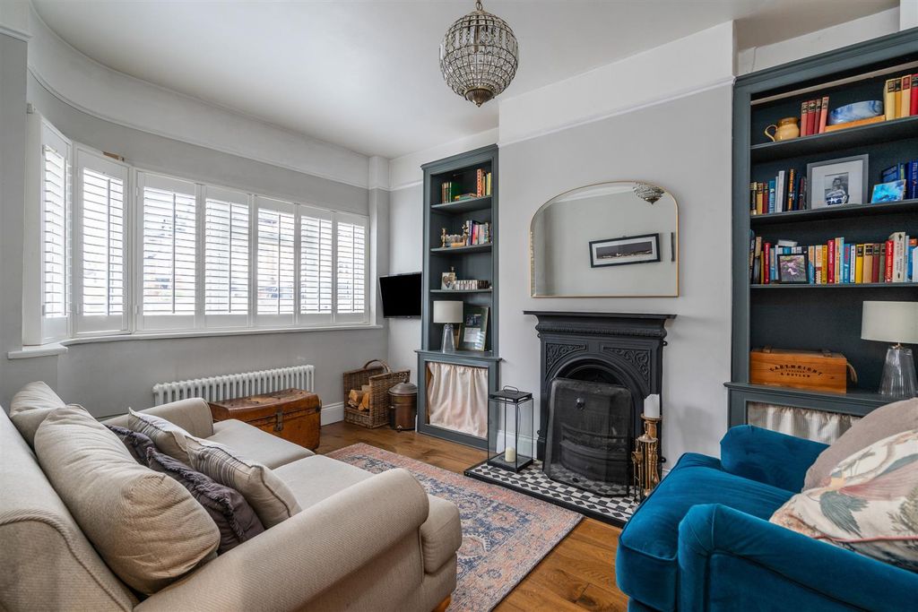 Property photo 3 of 17 363 Station Road_9.Jpg