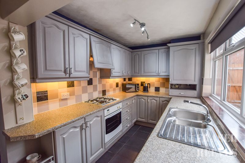 Property photo 3 of 20 Kitchen