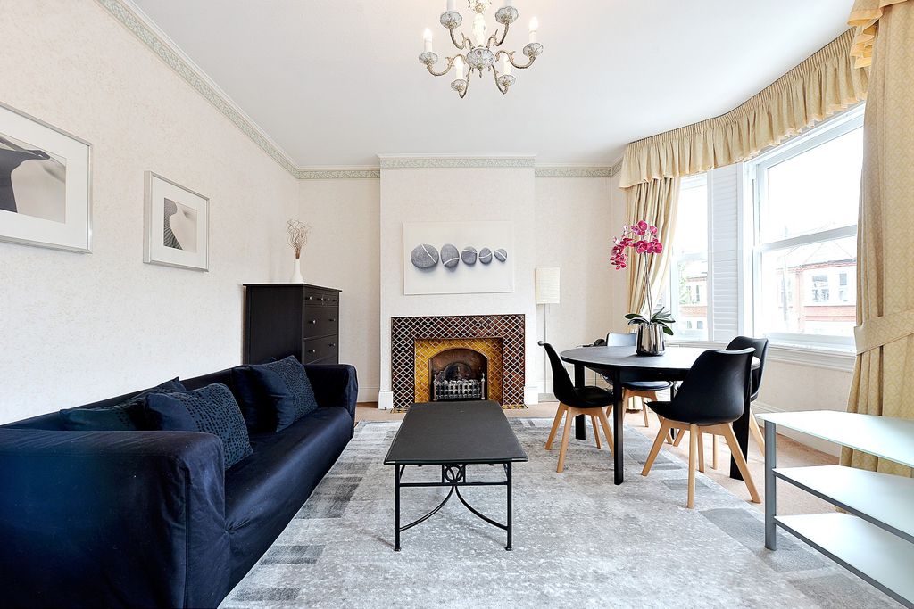 Property photo 3 of 10 Picture 3