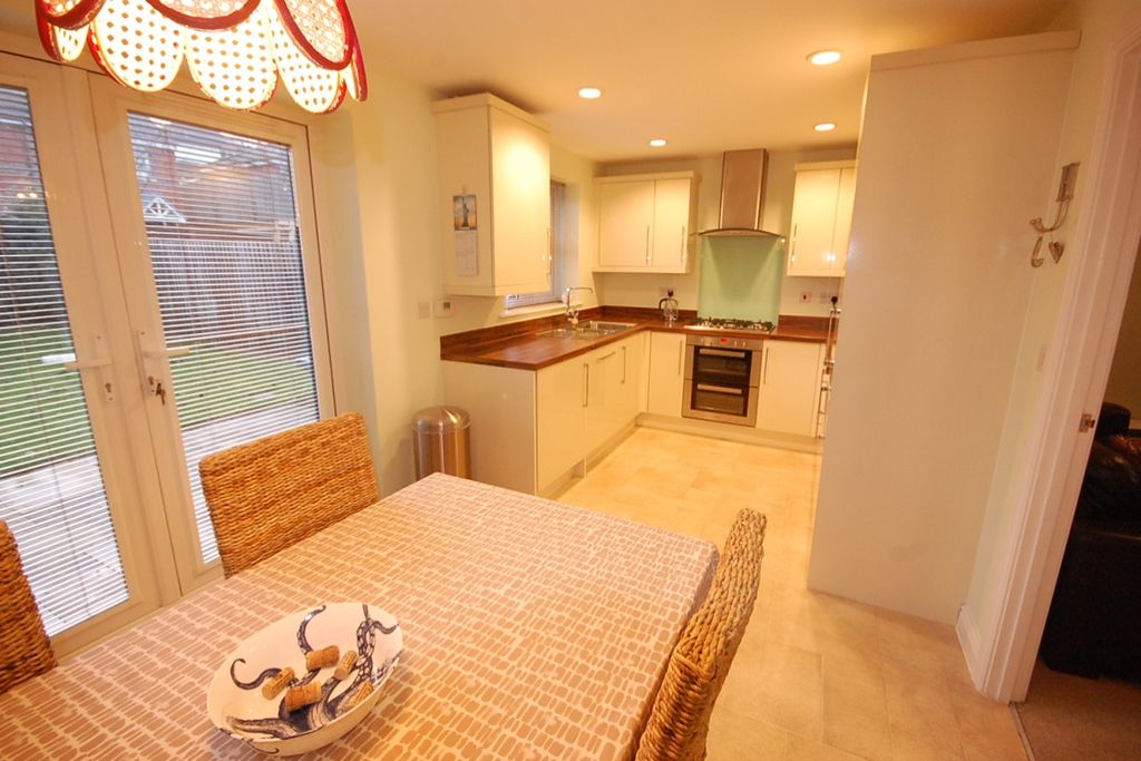 Property photo 3 of 10 Kitchen/Diner