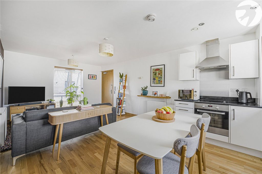 Property photo 2 of 24 Kitchen Lounge