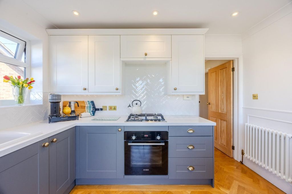 Property photo 3 of 28 Kitchen