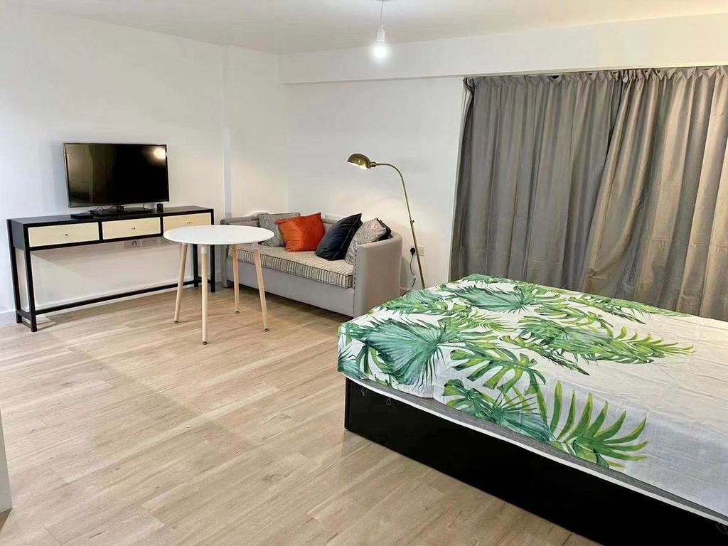 Property photo 2 of 12